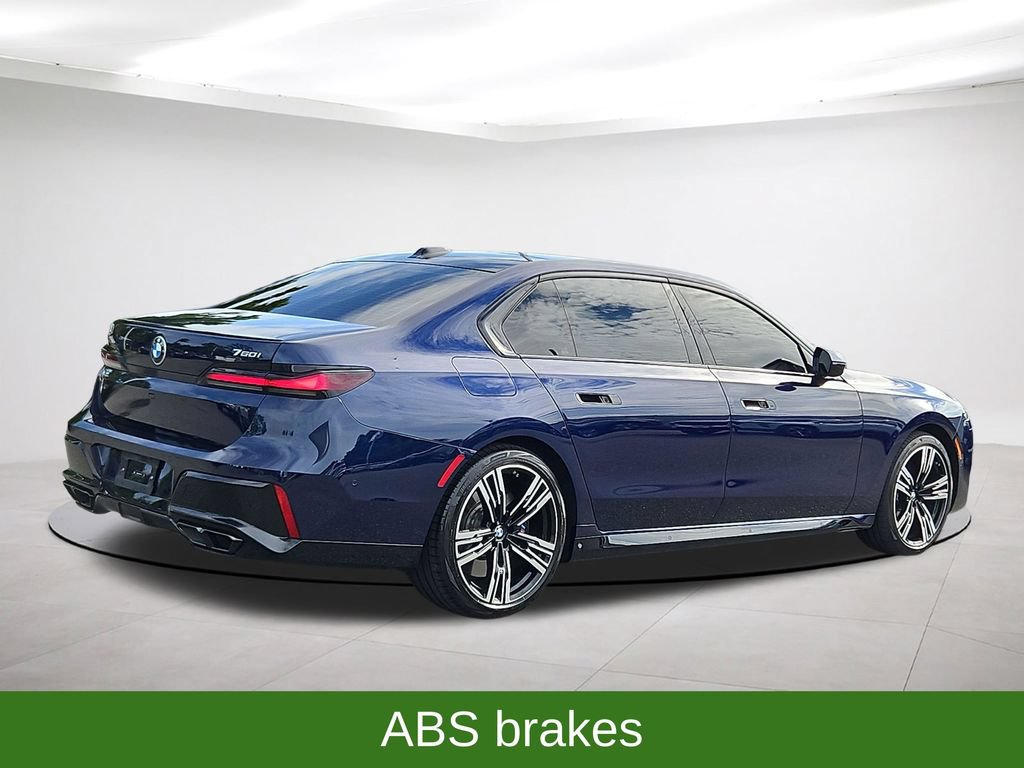 Used 2026 BMW 760i xDrive w/ Executive Package AWD/4WD image 7