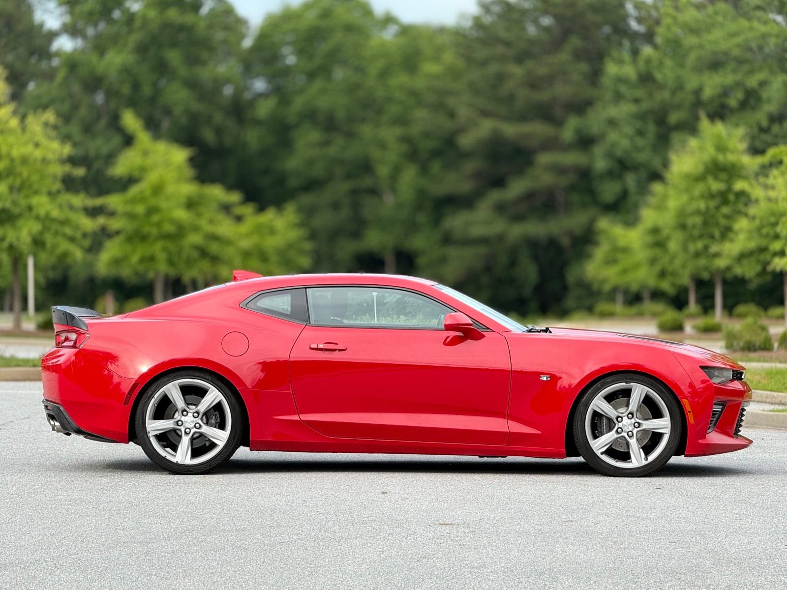 Used 2016 Chevrolet Camaro SS RWD image 12