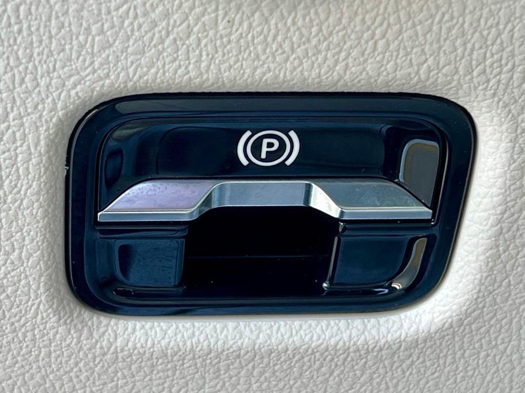 Certified 2024 Mercedes-Benz C 300 4MATIC Sedan image 11