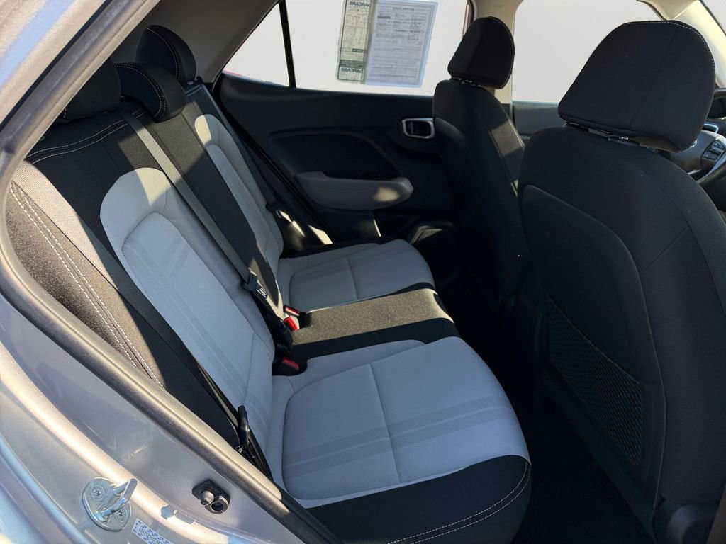 Used 2023 Hyundai Venue SEL image 13