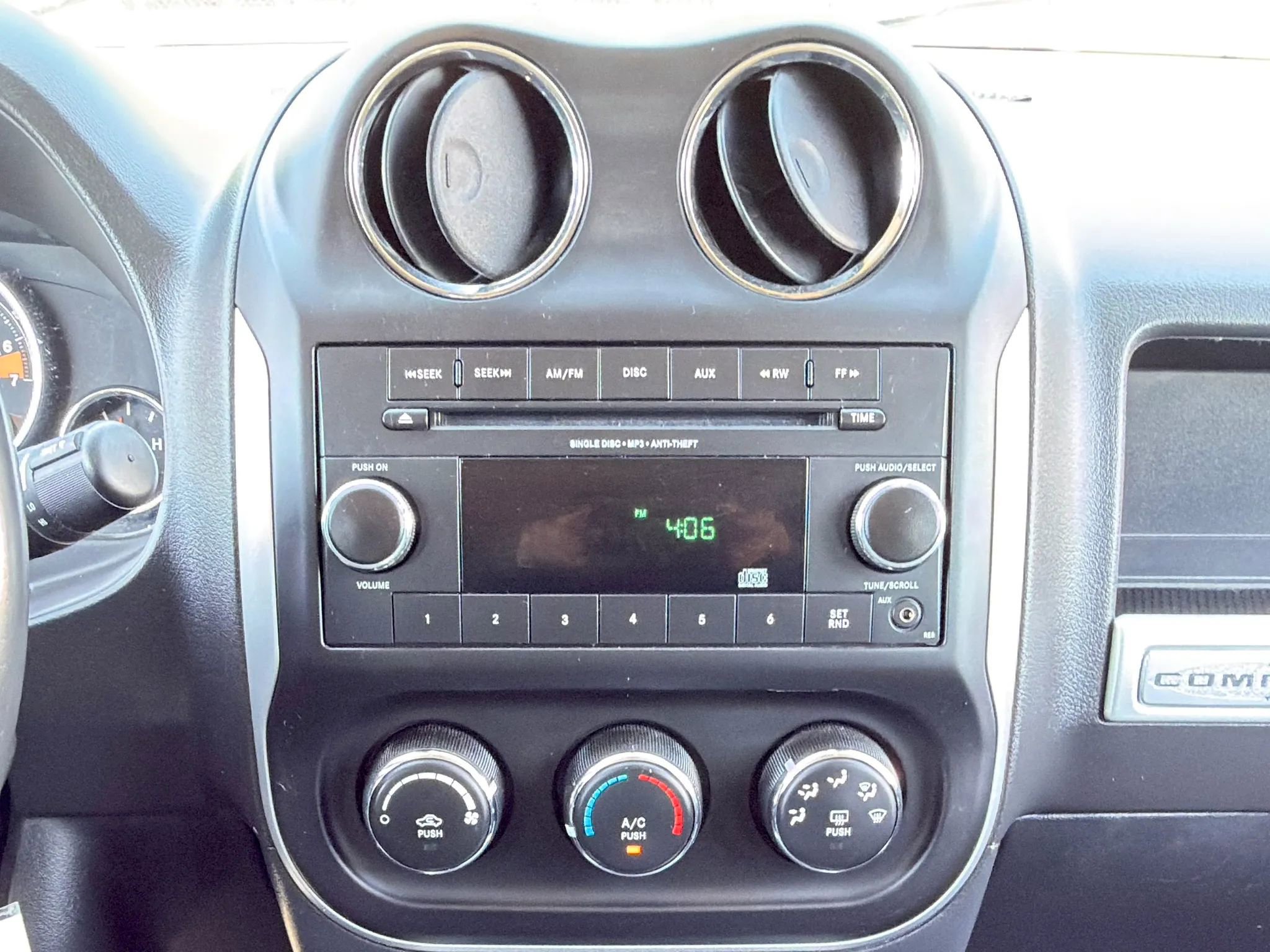 Used 2014 Jeep Compass Latitude AWD/4WD image 27
