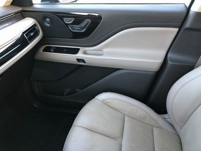 Used 2023 Lincoln Aviator Reserve w/ Elements Package Plus image 12