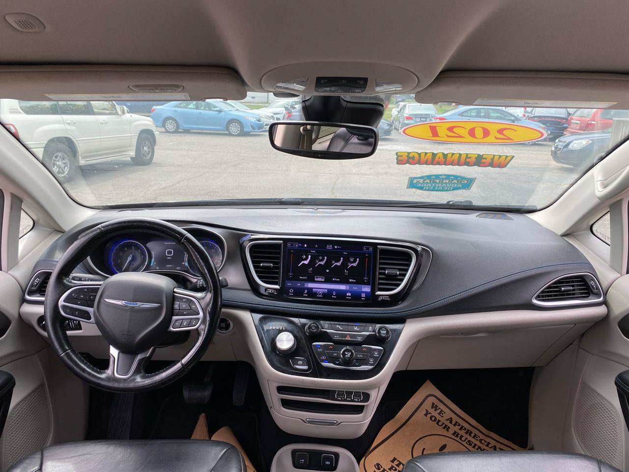 Used 2021 Chrysler Pacifica Touring-L FWD image 13