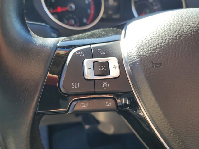 Used 2019 Volkswagen Tiguan SE image 16