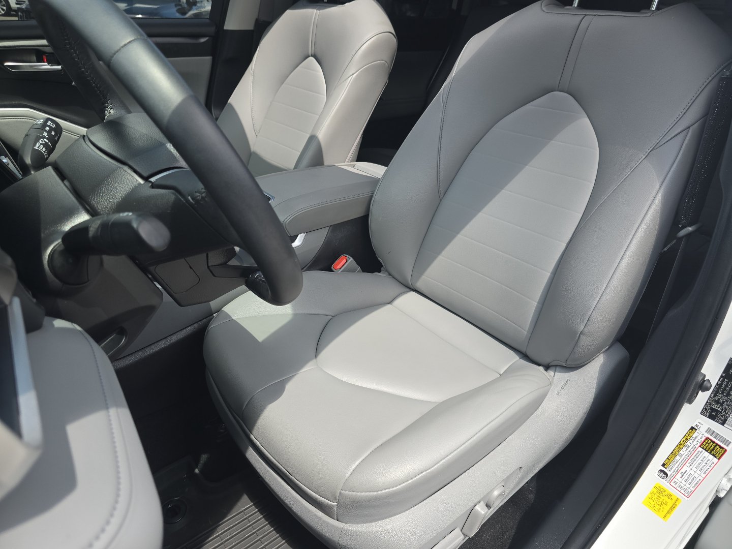 Used 2025 Toyota Highlander XLE AWD/4WD image 23