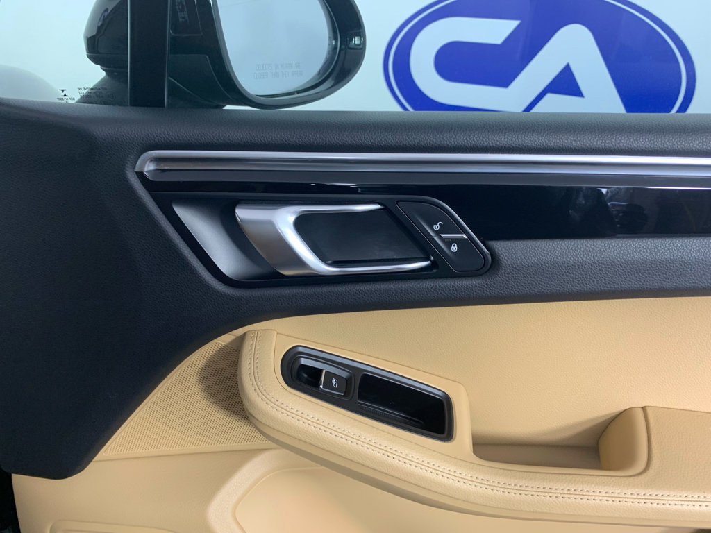Used 2018 Porsche Macan image 42
