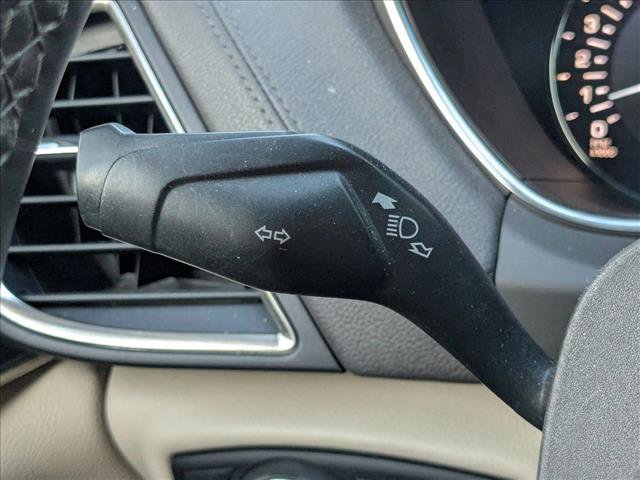 Used 2016 Lincoln MKX Reserve w/ Cargo Utility Package FWD image 6