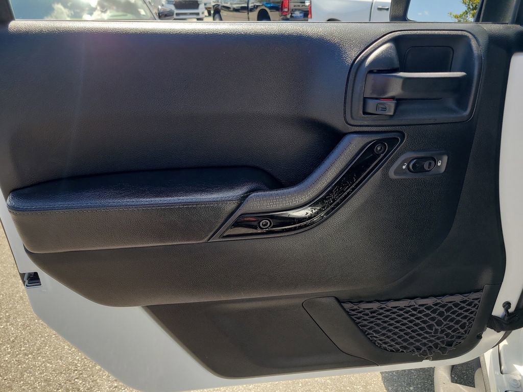 Certified 2017 Jeep Wrangler Unlimited Sahara AWD/4WD image 12