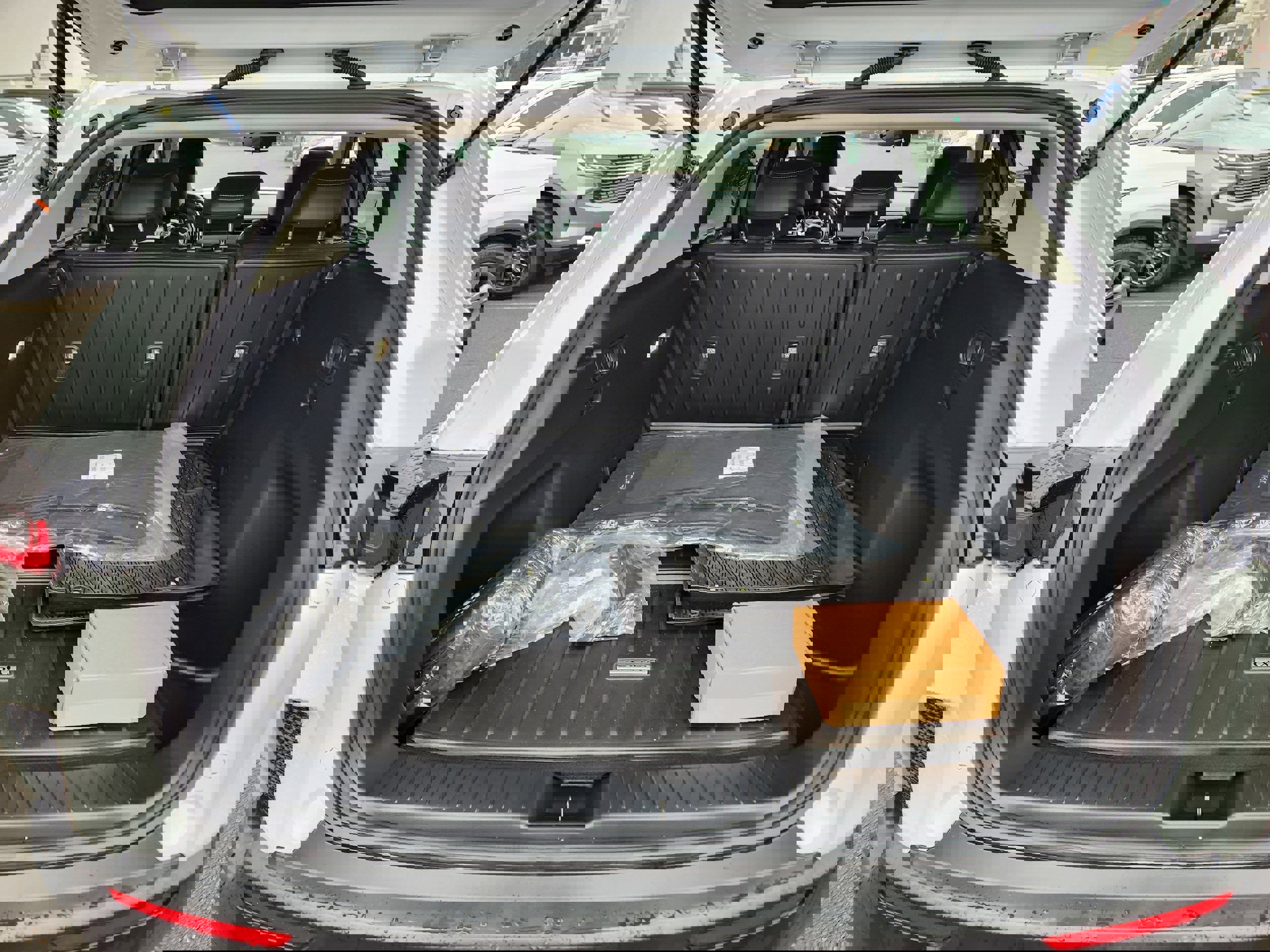 Certified 2025 MAZDA CX-50 AWD 2.5 S w/ Weather Package image 8