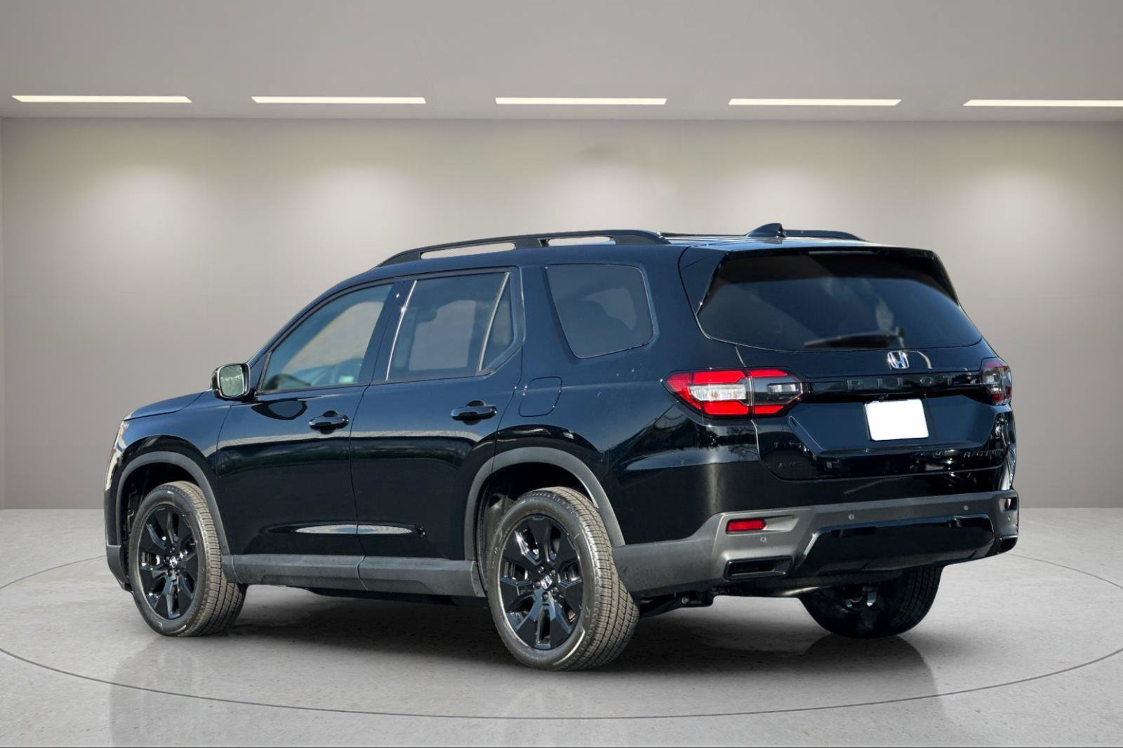 New 2026 Honda Pilot Black Edition image 3