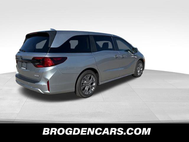 New 2026 Honda Odyssey Touring image 3