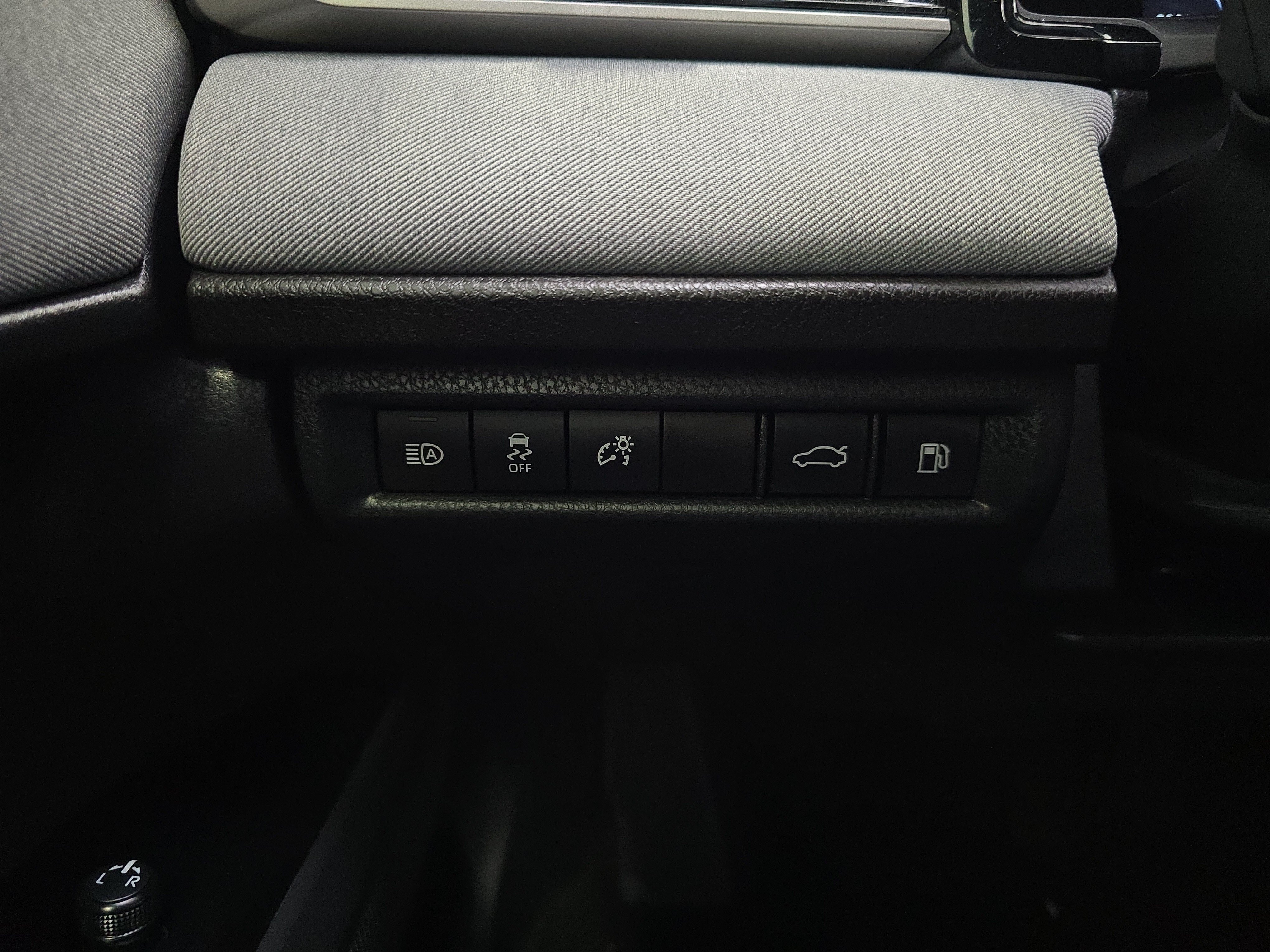 Used 2025 Toyota Camry LE FWD image 21