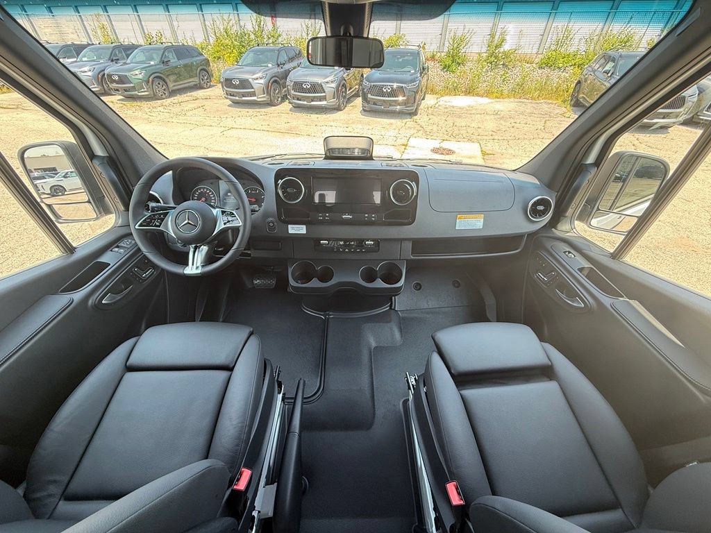 Used 2026 Mercedes-Benz Sprinter 2500 image 18