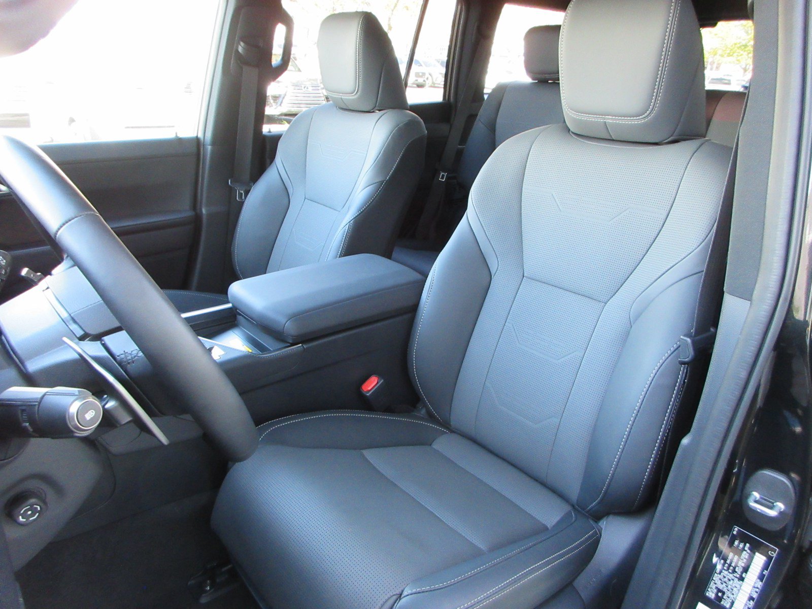 Used 2026 Lexus GX 550 w/ Cold Area Package AWD/4WD image 36