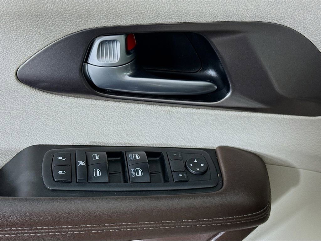 Used 2017 Chrysler Pacifica Touring Plus image 21