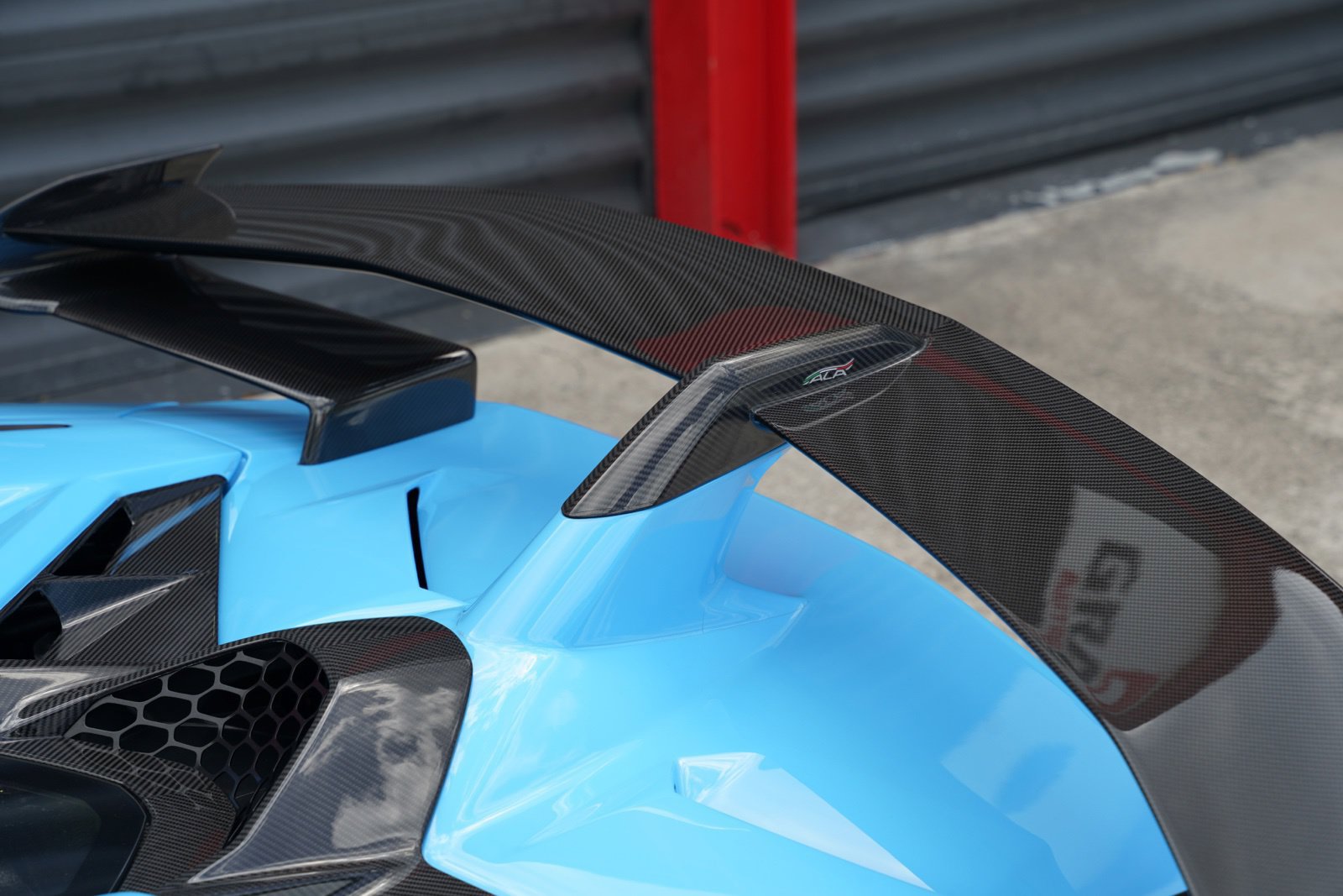 Used 2021 Lamborghini Aventador SVJ AWD/4WD image 13