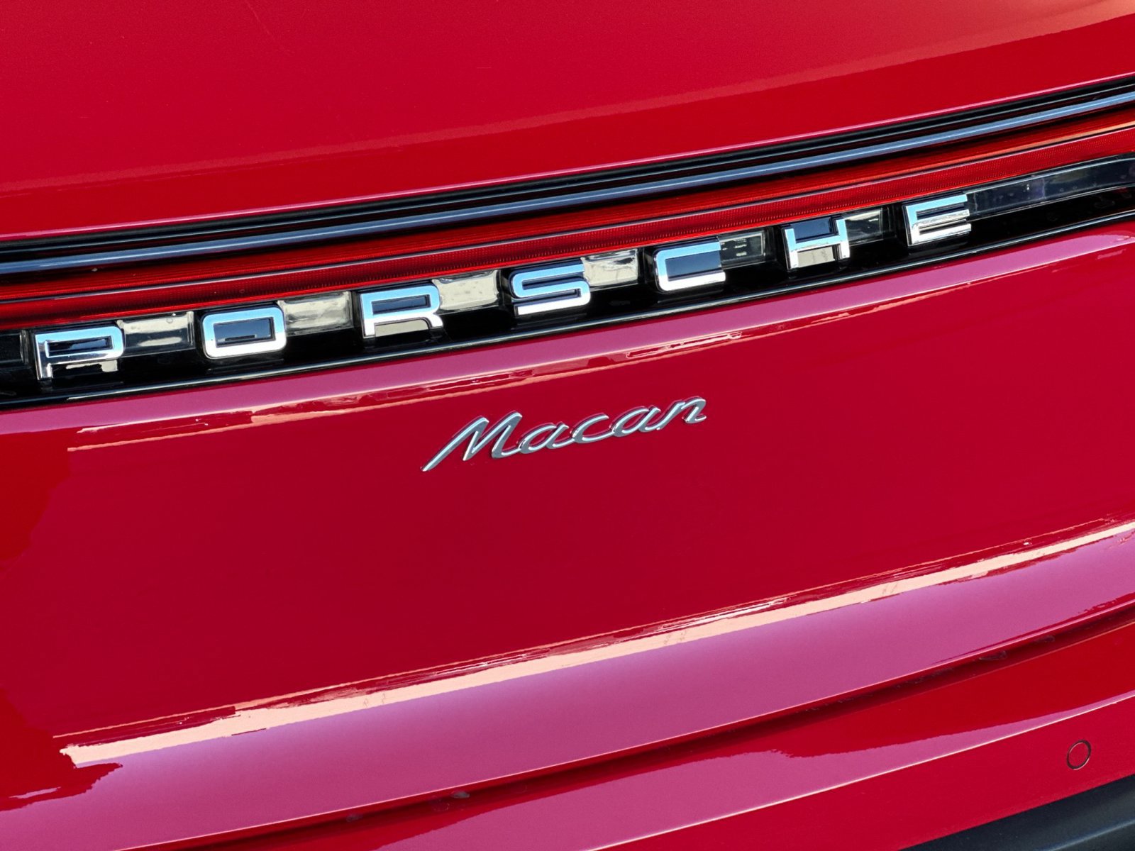 Certified 2026 Porsche Macan AWD/4WD image 33