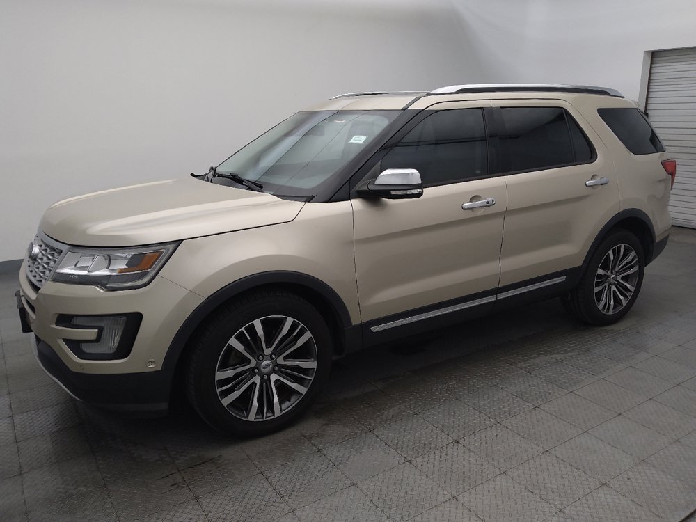 Used 2017 Ford Explorer Platinum AWD/4WD image 2