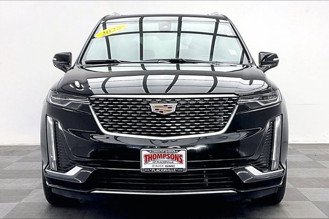 Used 2025 Cadillac XT6 Premium Luxury image 2