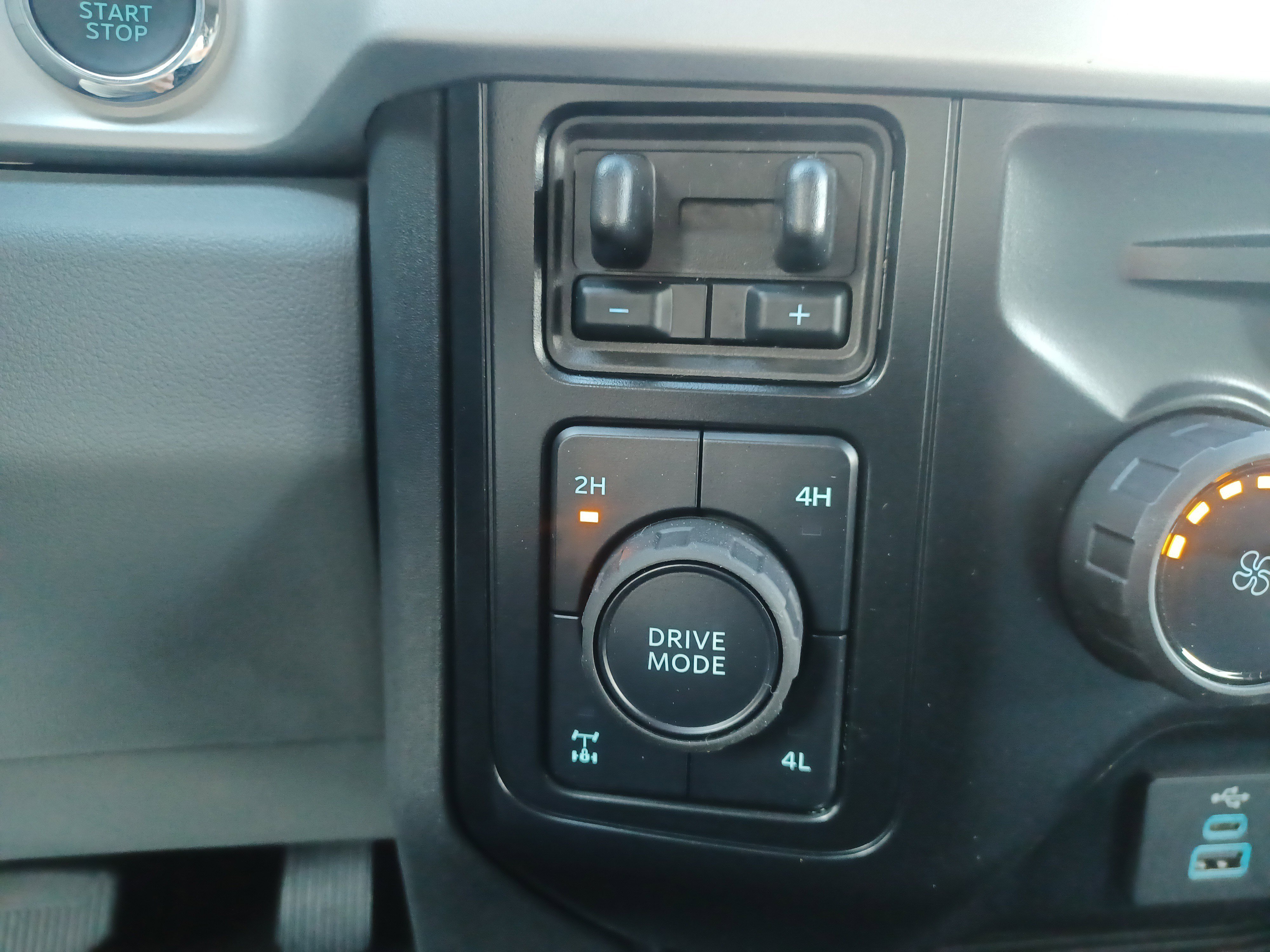New 2026 Ford F250 XLT image 30