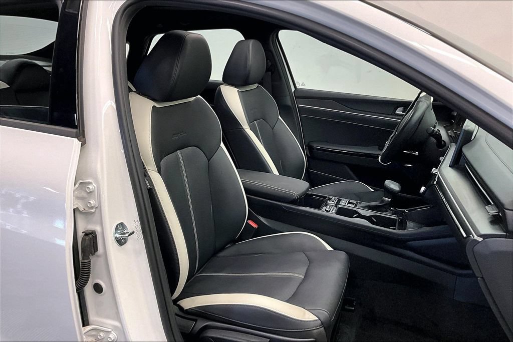 Used 2025 Kia K5 GT-Line w/ GT-Line Premium Package FWD image 6