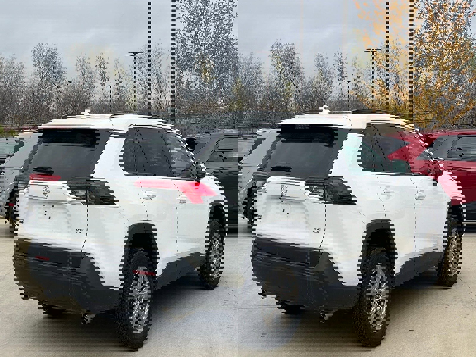 Used 2025 Toyota RAV4 XLE image 12