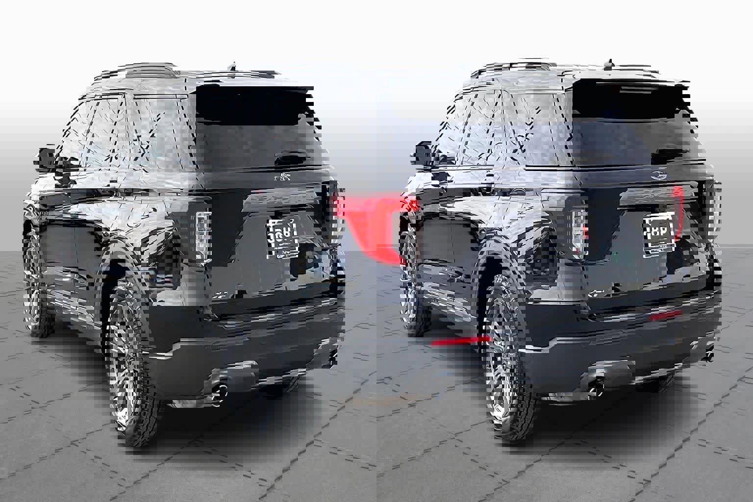 Used 2023 Ford Explorer XLT w/ Equipment Group 202A image 11