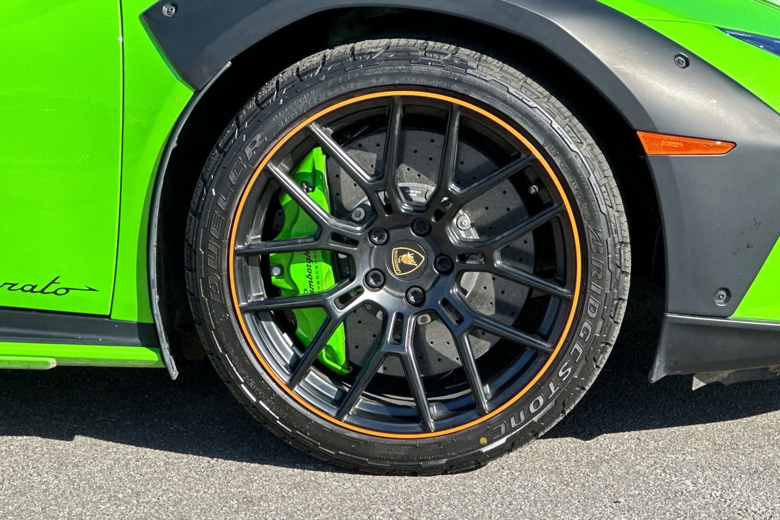 Used 2024 Lamborghini Huracan Sterrato image 41