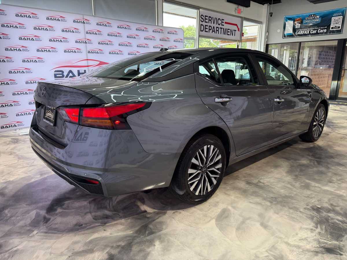 Used 2025 Nissan Altima 2.5 SV AWD/4WD image 6