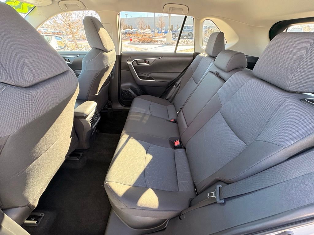 Used 2025 Toyota RAV4 XLE image 30