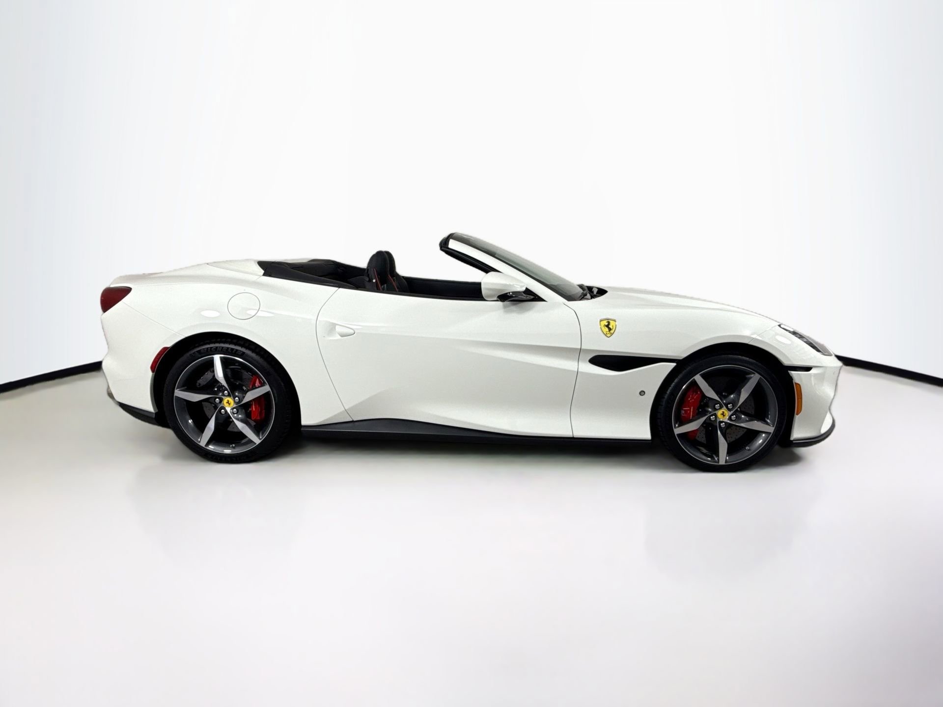Certified 2022 Ferrari Portofino M RWD image 8