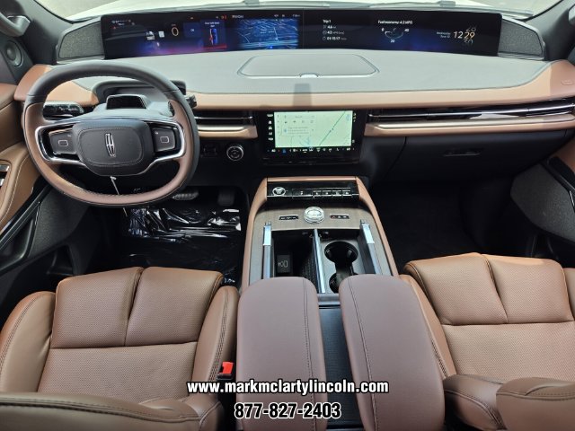 New 2026 Lincoln Navigator Reserve AWD/4WD image 13