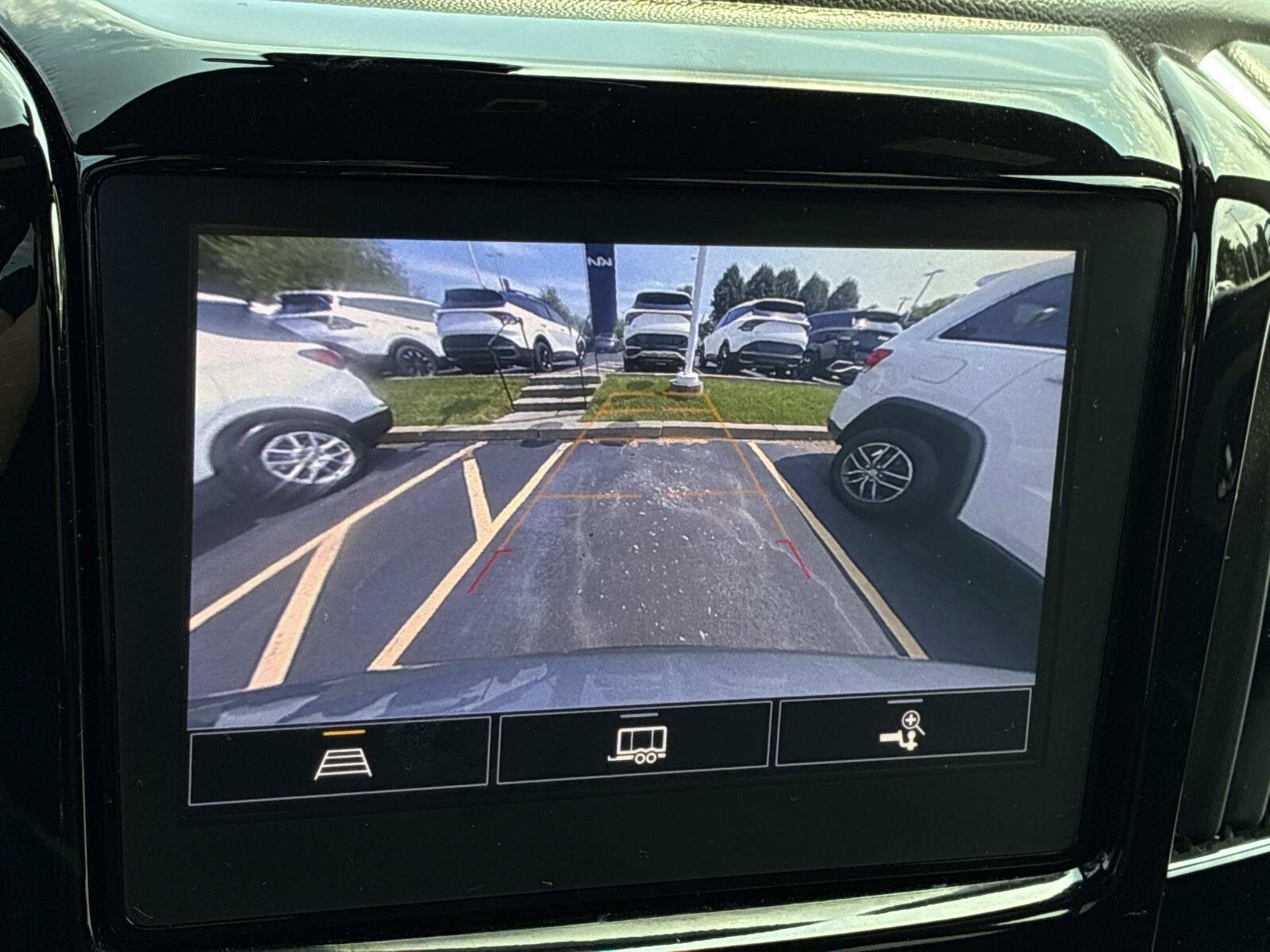 Used 2023 Chevrolet Traverse LT AWD/4WD image 36