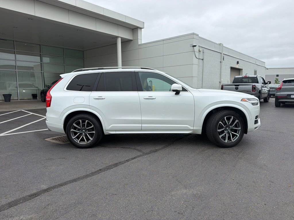 Used 2017 Volvo XC90 T6 Momentum w/ Vision Package AWD/4WD image 2