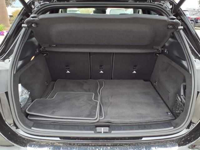 Used 2025 Mercedes-Benz GLA 250 image 21