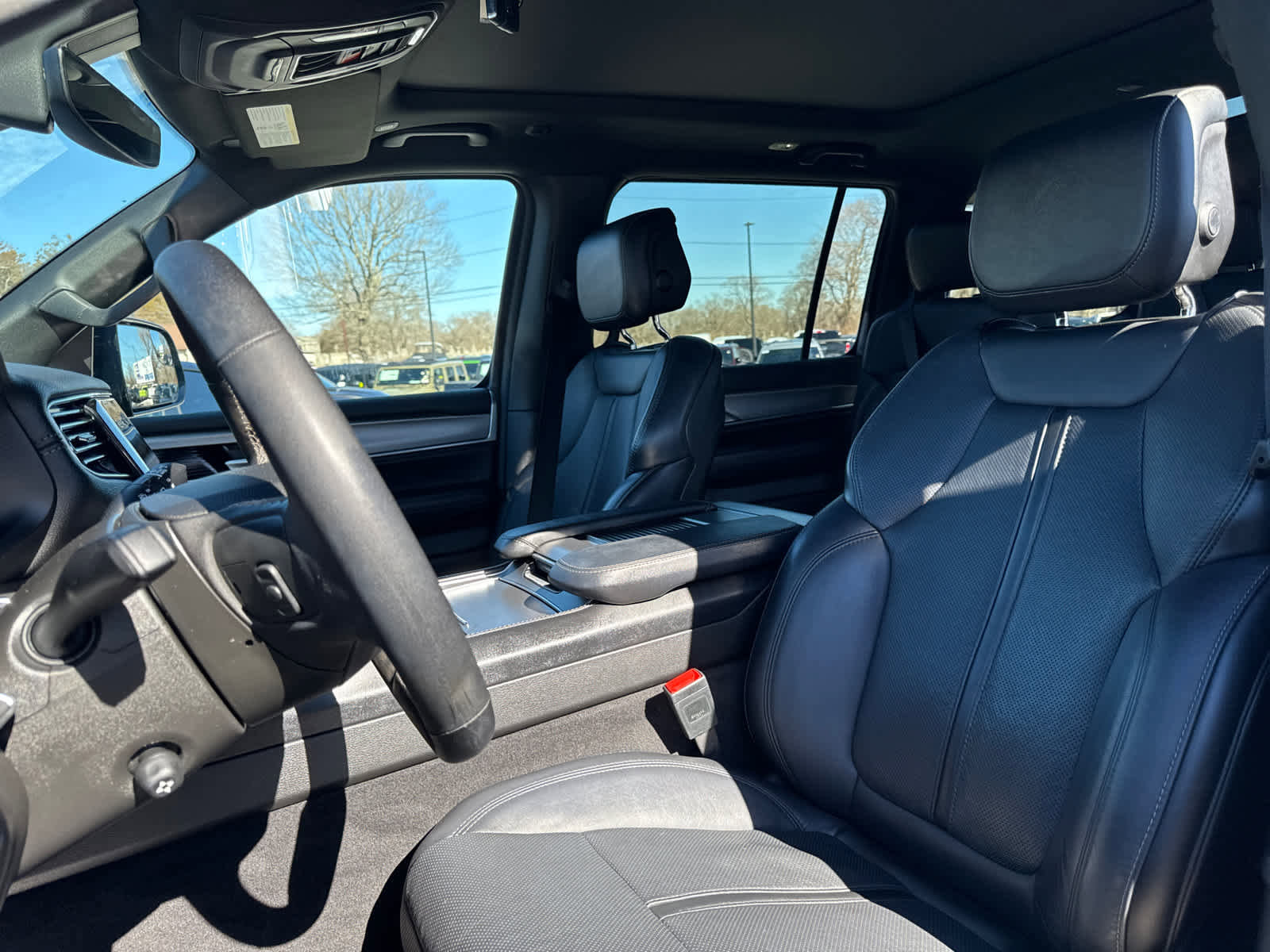 Used 2024 Jeep Wagoneer Series II image 13