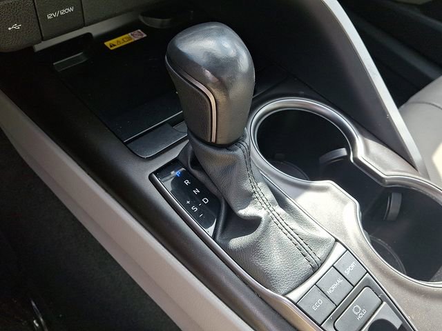 Used 2024 Toyota Camry XSE w/ Navigation Package image 18