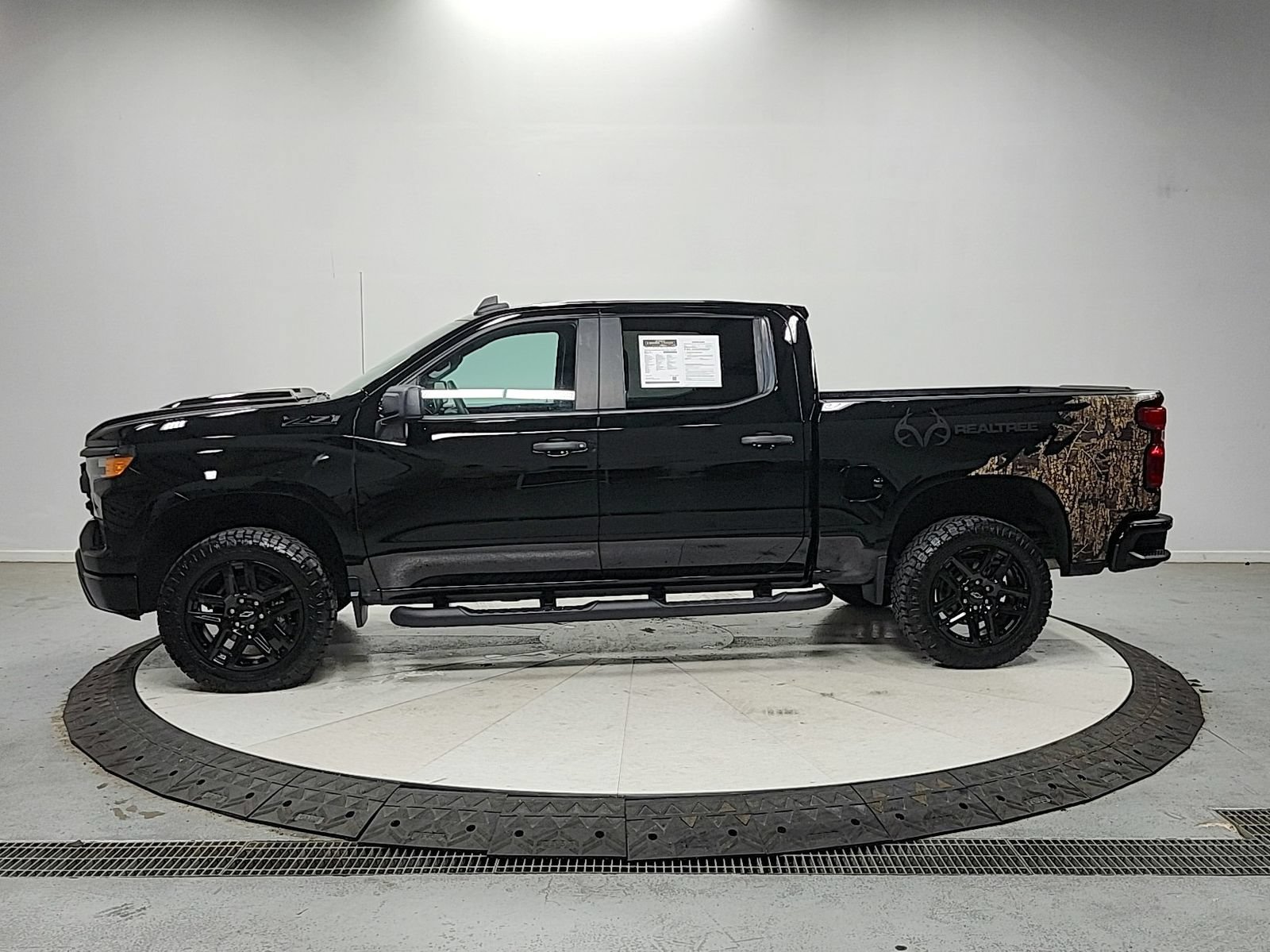 Used 2024 Chevrolet Silverado 1500 Custom Trail Boss w/ Realtree Special Edition AWD/4WD image 4