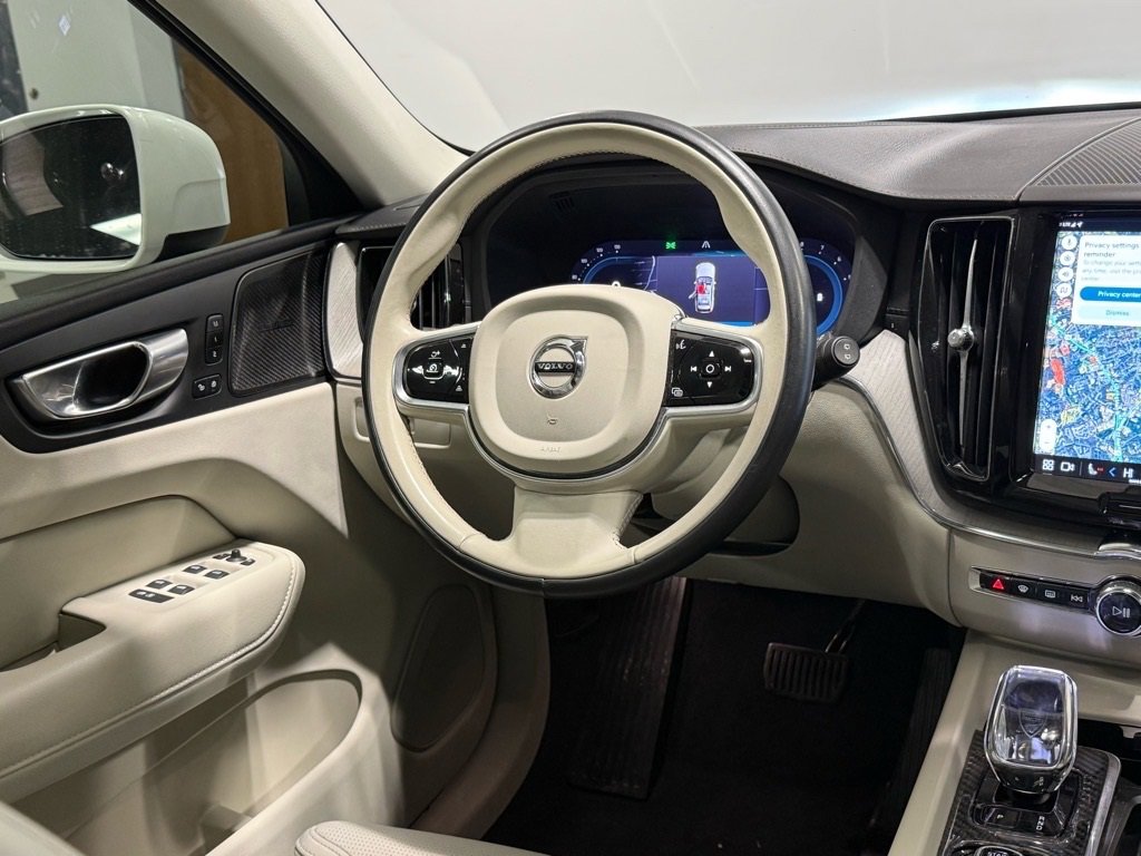 Used 2023 Volvo XC60 B5 Ultimate w/ Protection Package Premier image 11