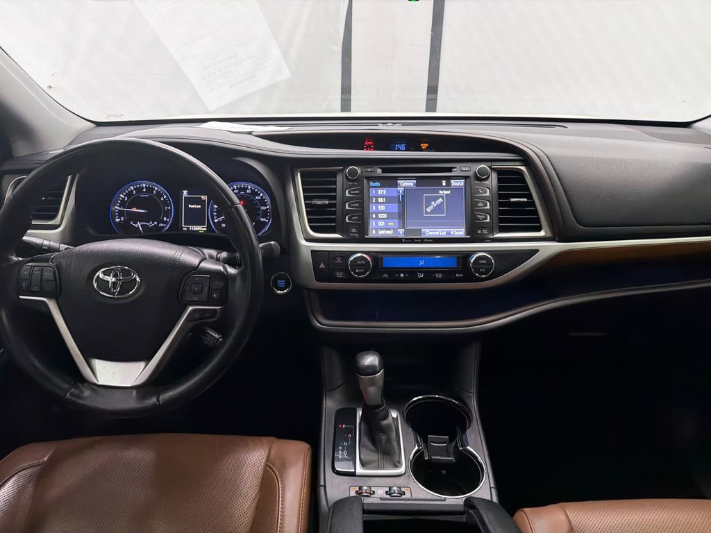 Used 2019 Toyota Highlander Limited FWD image 25