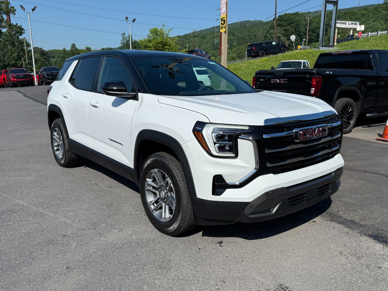 New 2026 GMC Terrain Elevation w/ LPO, Floor Liner Package FWD image 7