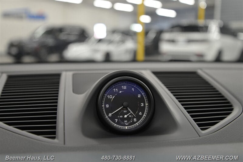 Used 2023 Porsche Macan AWD/4WD image 31