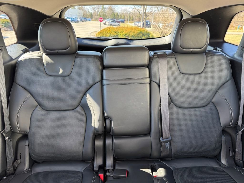 Used 2016 Jeep Cherokee Limited w/ Luxury Group FWD image 24