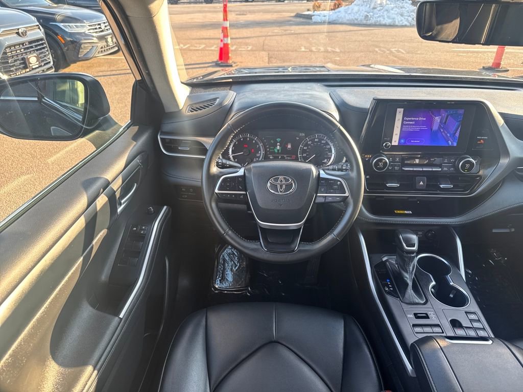 Used 2024 Toyota Highlander XLE image 13