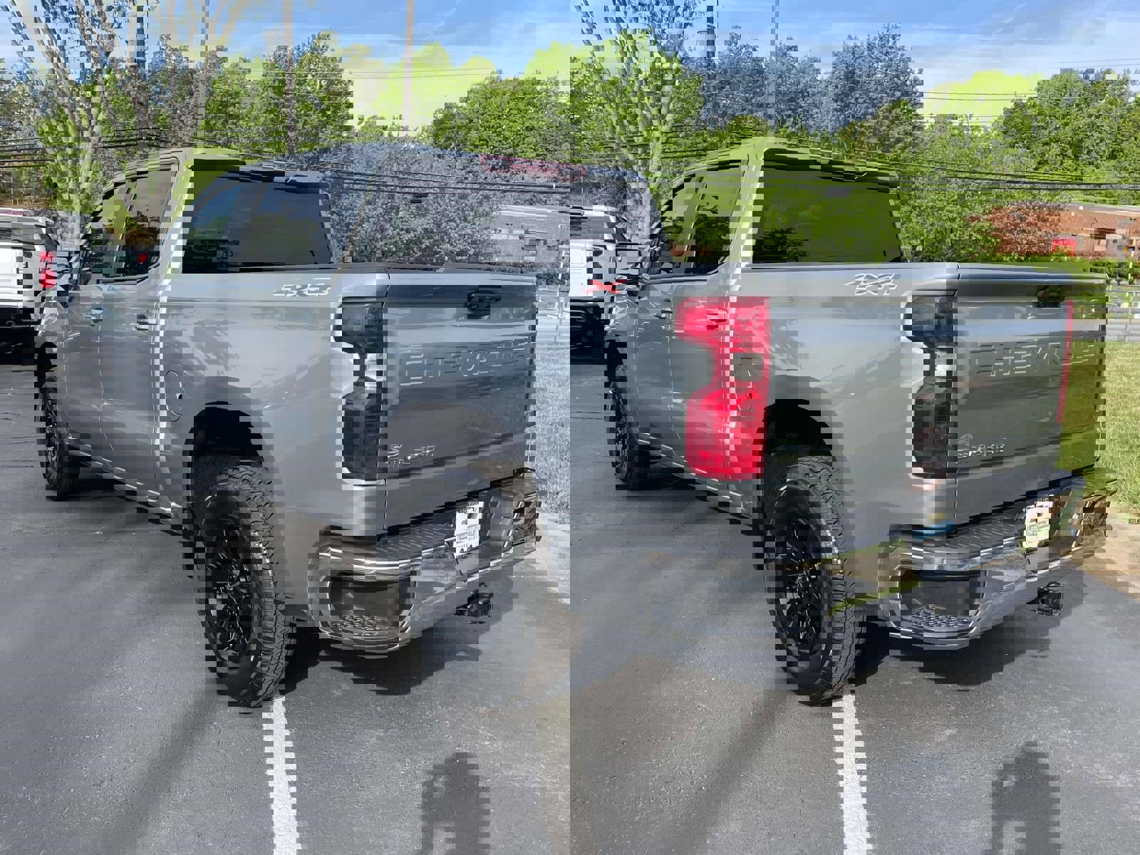 Used 2025 Chevrolet Silverado 1500 LT image 7