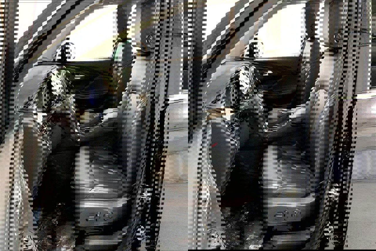 Used 2020 Buick Envision Essence w/ Experience Buick Package image 18