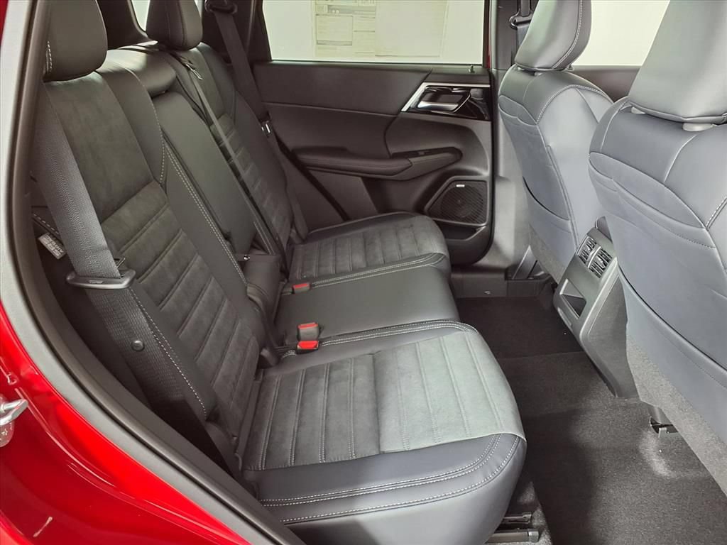 New 2026 Mitsubishi Outlander SE FWD image 11