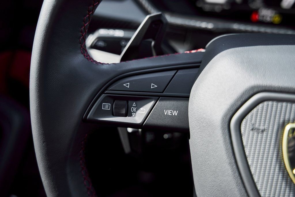 Used 2024 Lamborghini Urus S image 62