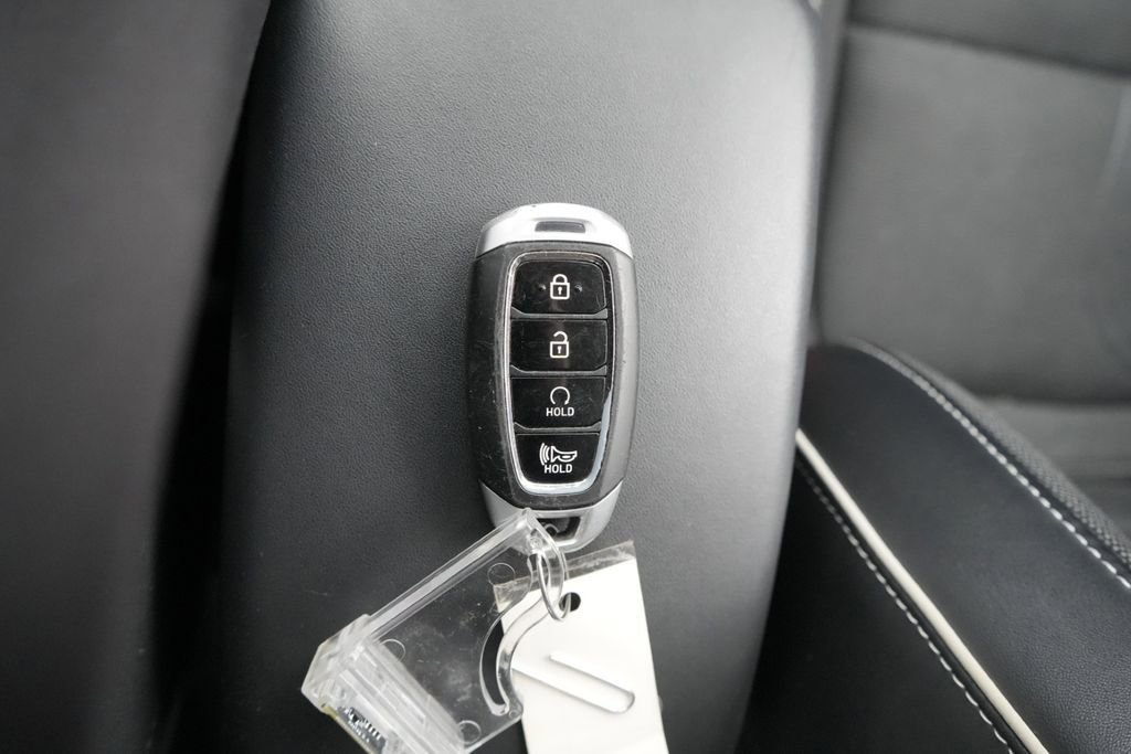 Certified 2023 Hyundai Venue Limited FWD image 35