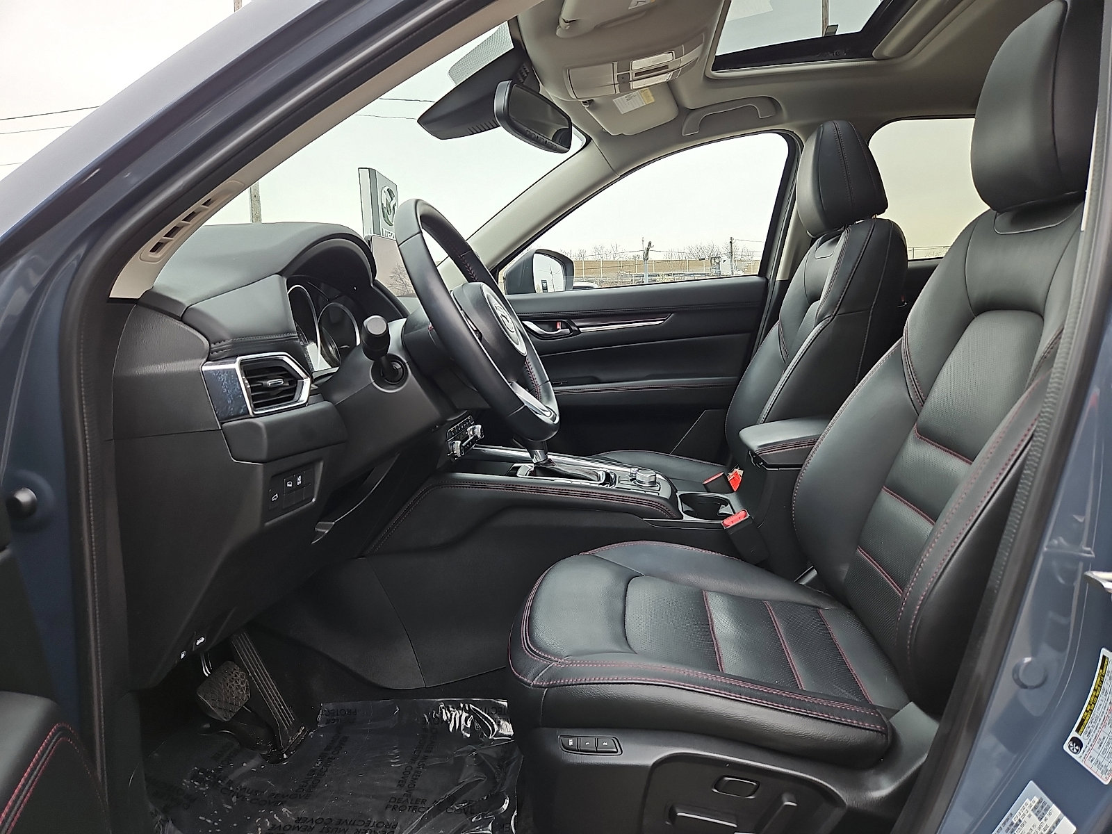 Used 2023 MAZDA CX-5 Carbon Edition image 13